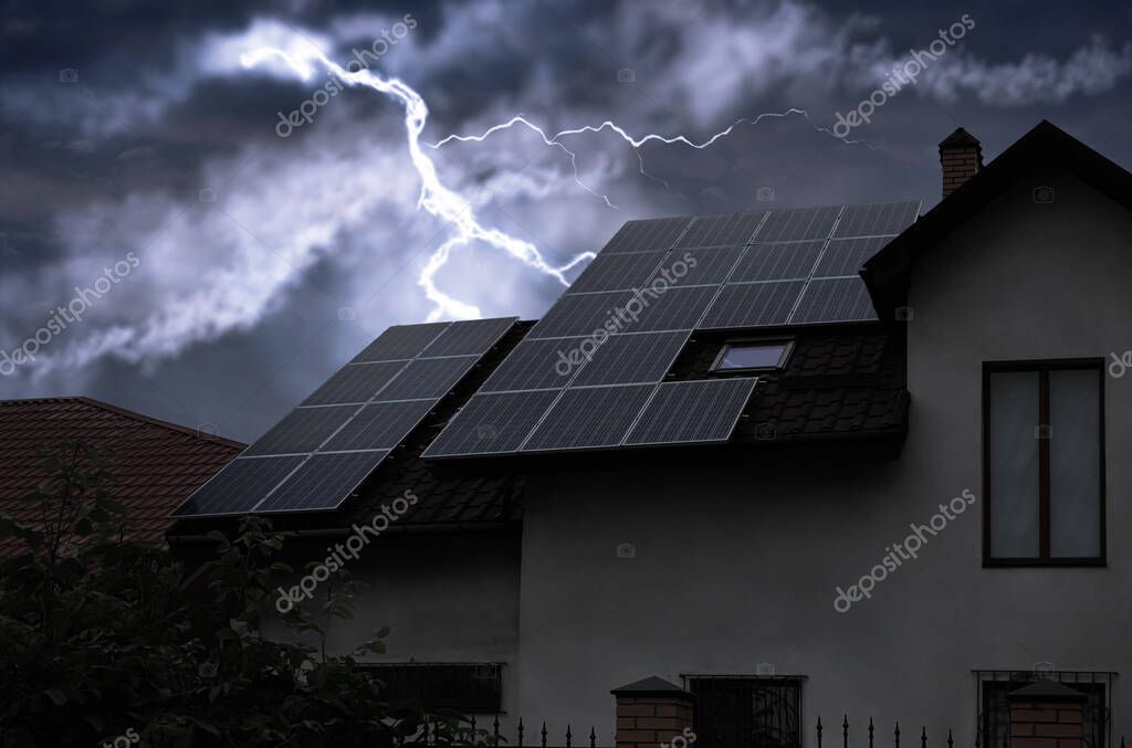 Impianto fotovoltaico su tetto di abitazione monofamiliare